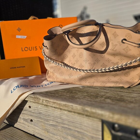 LV purse - Picture 1 of 1